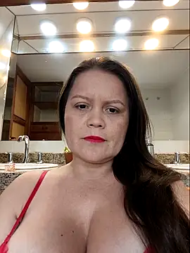 Luciannalopezhot online show from April 9, 2026, 6:25 pm