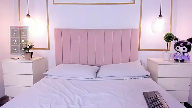 Snapshot of NixShadow chatting on April 8, 2026, 11:06 pm NixShadow online show from April 8, 2026, 11:06 pm