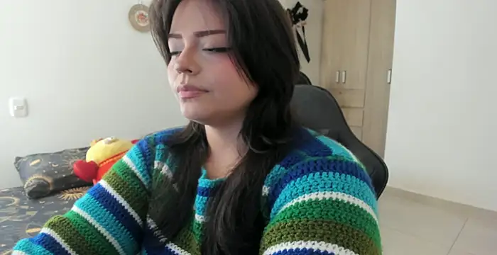 Snapshot of _iamrousie_ chatting on May 13, 2026, 2:02 pm iamrousie online show from May 13, 2026, 2:02 pm