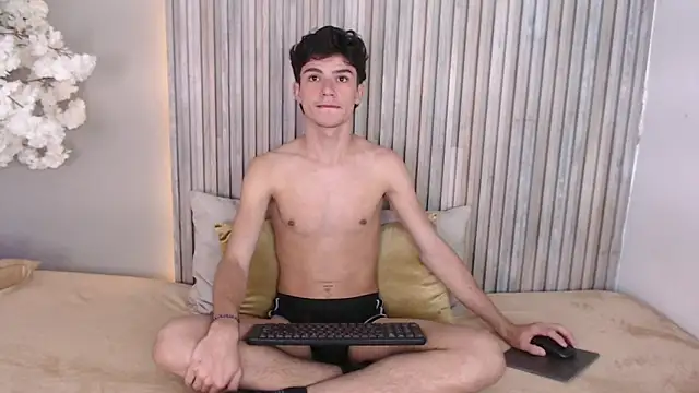 Snapshot of Logan_Steel chatting on April 11, 2026, 3:25 am Logan Steel online show from April 11, 2026, 3:25 am