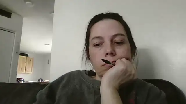 lily1982 online show from May 8, 2026, 7:28 pm