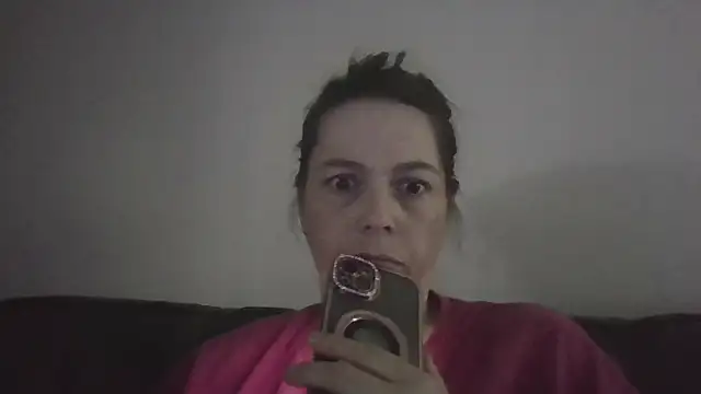 lily1982 online show from May 17, 2026, 4:18 pm
