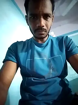 Snapshot of daddyishere102 chatting on April 8, 2026, 5:09 am daddyishere102 online show from April 8, 2026, 5:09 am