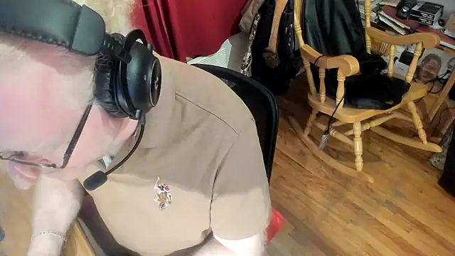 ChrisMtl83 online show from April 10, 2026, 1:23 am