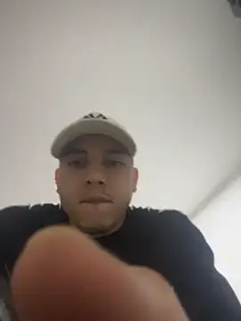 Max valiant online show from April 15, 2026, 12:27 am