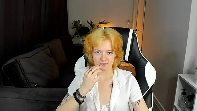 Star Bee online show from April 15, 2026, 8:42 am