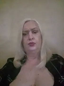 Julia20X online show from May 30, 2026, 10:10 am