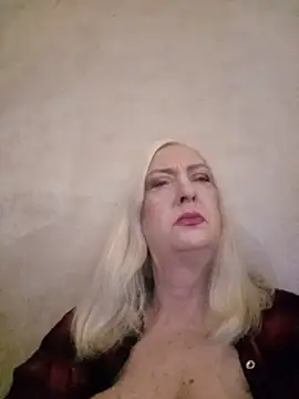 Julia20X online show from May 29, 2026, 10:43 am