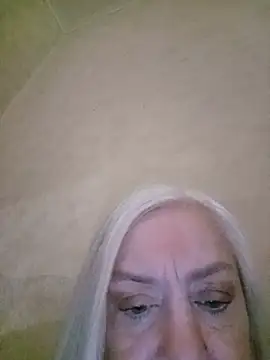 Julia20X online show from June 1, 2026, 1:22 pm