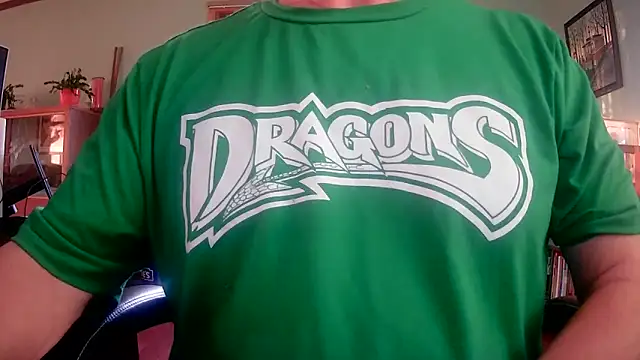 ilundercover online show from April 11, 2026, 11:47 am