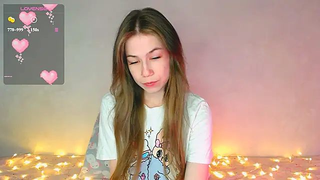 Snapshot of kira_cozy chatting on July 10, 2026, 2:44 am kira cozy online show from July 10, 2026, 2:44 am