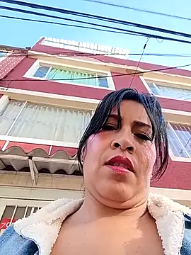 ZOE-WILDER  online show from May 23, 2026, 12:04 pm