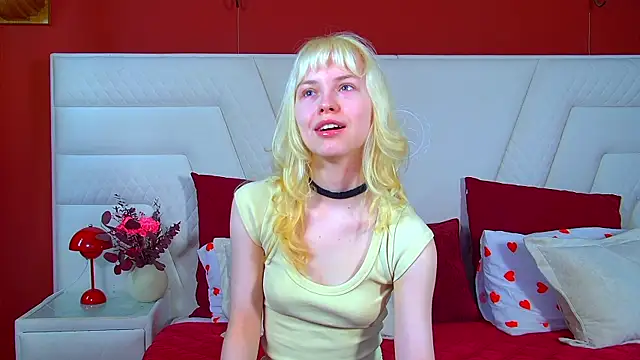 HannahHollis online show from May 26, 2026, 6:22 am