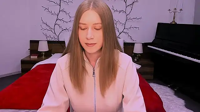 Snapshot of cheeky_chick chatting on April 13, 2026, 8:24 pm cheeky chick online show from April 13, 2026, 8:24 pm