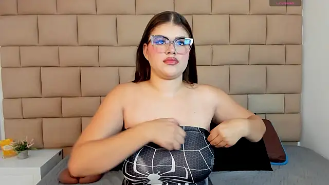 TifannyRosen online show from July 19, 2026, 12:24 pm
