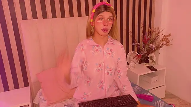 Nano Kawaii online show from July 18, 2026, 12:47 pm