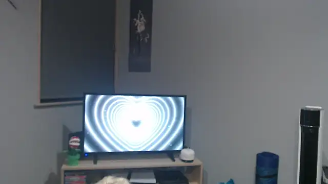 WinterMoreau online show from April 9, 2026, 8:48 pm