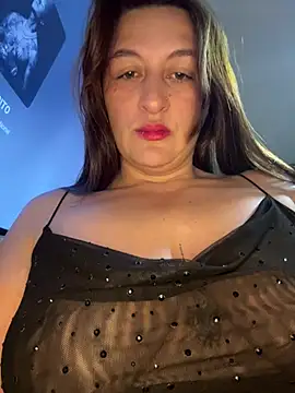 Snapshot of karolsuit chatting on April 27, 2026, 12:19 am karolsuit online show from April 27, 2026, 12:19 am
