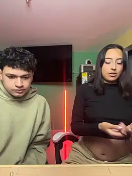 hotlatinocouple   online show from July 1, 2026, 11:49 pm