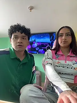 hotlatinocouple   online show from June 10, 2026, 9:27 pm