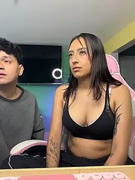 hotlatinocouple   online show from June 25, 2026, 10:26 pm