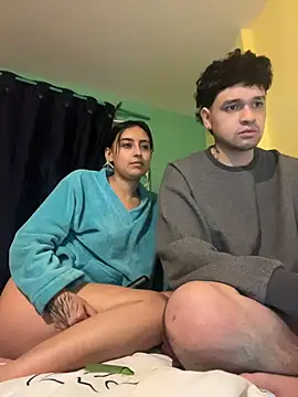 hotlatinocouple   online show from June 25, 2026, 5:34 am