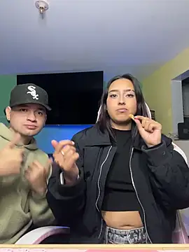 hotlatinocouple   online show from June 28, 2026, 2:40 am