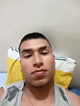 estivenhot online show from April 8, 2026, 11:28 pm