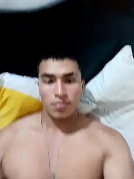 estivenhot online show from April 10, 2026, 2:29 am