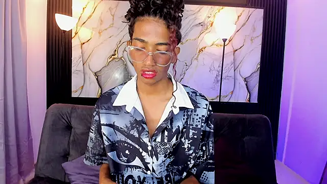 triiangel latinboy online show from June 13, 2026, 12:25 pm