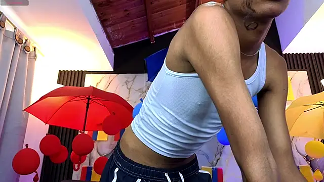 triiangel latinboy online show from July 9, 2026, 12:37 pm