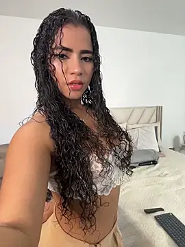 ZaraReyes online show from May 11, 2026, 12:17 pm