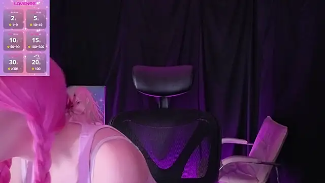 HARITA LOVEE online show from April 13, 2026, 7:40 pm