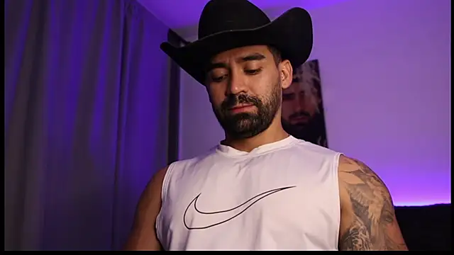 Snapshot of miike_smit chatting on April 15, 2026, 1:33 am miike smit online show from April 15, 2026, 1:33 am