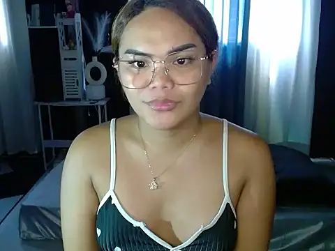 Snapshot of Kylie_mortel chatting on April 10, 2026, 2:18 am Kylie mortel online show from April 10, 2026, 2:18 am