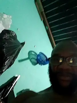 Snapshot of goodloveboss chatting on April 14, 2026, 2:38 am goodloveboss online show from April 14, 2026, 2:38 am