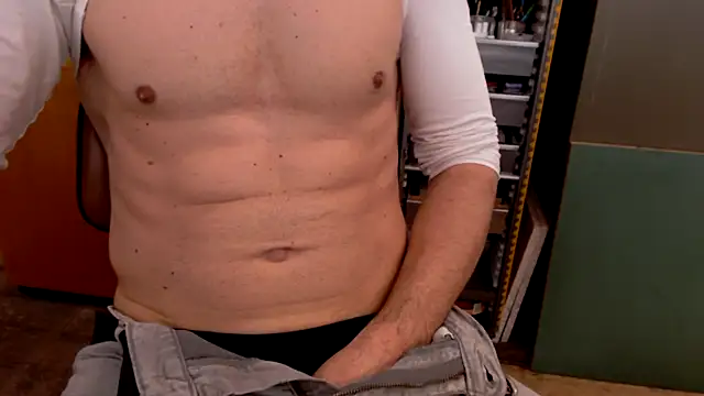 Blackandblue2000 online show from April 16, 2026, 8:04 am