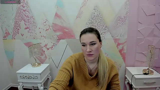 Snapshot of Helly_nanci chatting on April 9, 2026, 11:16 am Helly nanci online show from April 9, 2026, 11:16 am