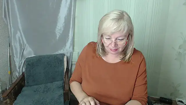 LavandaMay online show from July 7, 2026, 8:23 pm
