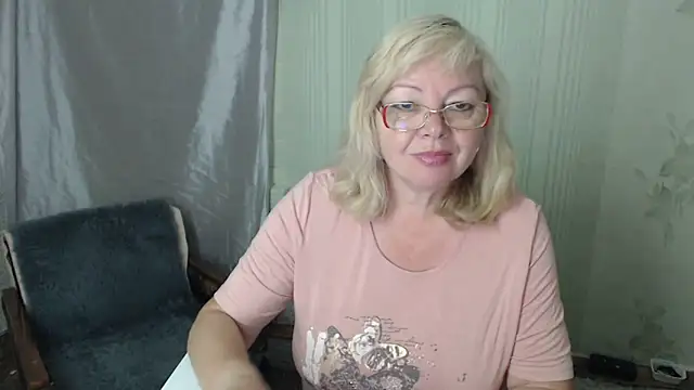 LavandaMay online show from June 21, 2026, 8:25 pm