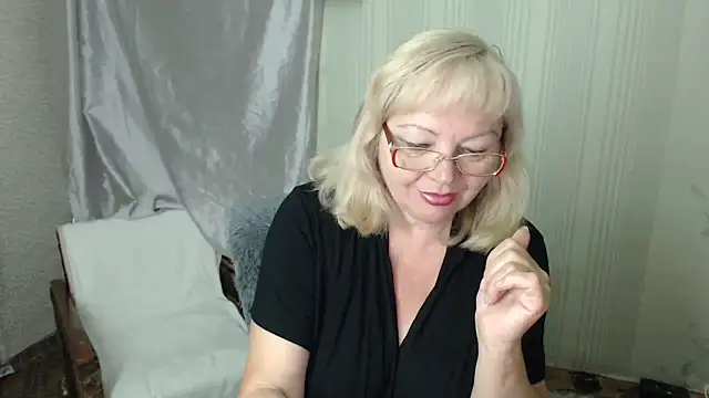 LavandaMay online show from June 14, 2026, 7:59 pm