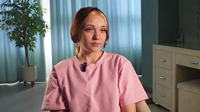 Snapshot of SonyaTacey chatting on April 10, 2026, 3:57 am SonyaTacey online show from April 10, 2026, 3:57 am