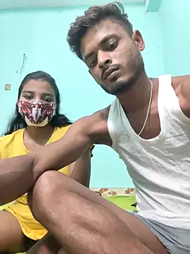 Snapshot of Hot-Couple4 chatting on May 4, 2026, 4:32 pm Hot-Couple4 online show from May 4, 2026, 4:32 pm