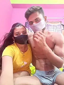 Snapshot of Hot-Couple4 chatting on April 18, 2026, 10:17 am Hot-Couple4 online show from April 18, 2026, 10:17 am