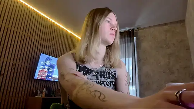 Snapshot of StaciDrier chatting on April 9, 2026, 1:28 pm StaciDrier online show from April 9, 2026, 1:28 pm