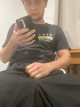 JuanF0304 online show from April 11, 2026, 6:22 pm