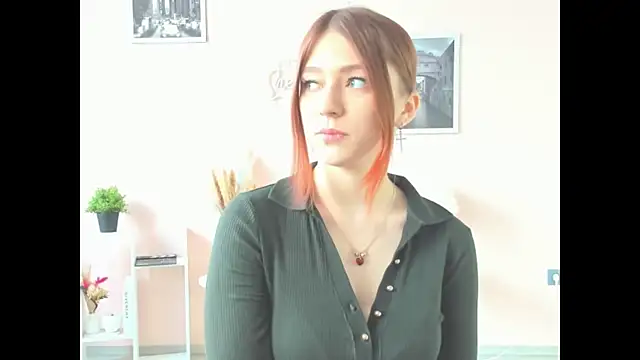 Snapshot of FallonGarza chatting on April 10, 2026, 8:54 am FallonGarza online show from April 10, 2026, 8:54 am