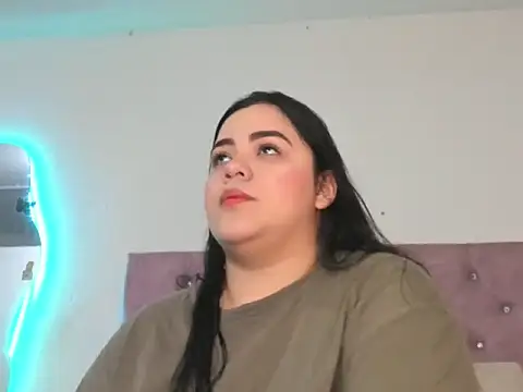 Snapshot of laurenlaine chatting on April 14, 2026, 2:00 pm laurenlaine online show from April 14, 2026, 2:00 pm