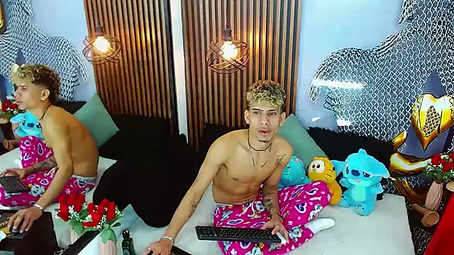 Snapshot of Skinny_cute_Alyer chatting on July 28, 2026, 2:19 am Skinny cute Alyer online show from July 28, 2026, 2:19 am