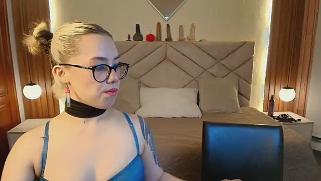 Snapshot of NoahAndGaia chatting on May 28, 2026, 7:42 pm NoahAndGaia online show from May 28, 2026, 7:42 pm